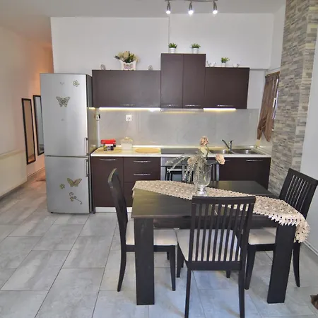 Dimitras Kalithea * Kasztoriá